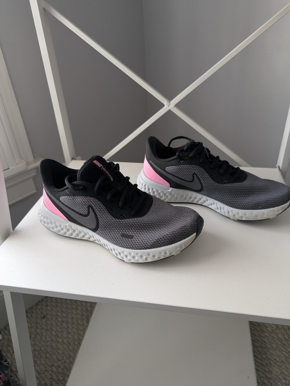 Nike Revolution 5 Psychic Pink Grey Running Shoes Women’s Size 8 BQ3207-004